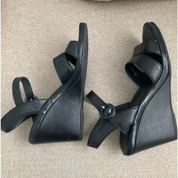 Leather Upper Platform Sandals - Picture 6 of 7